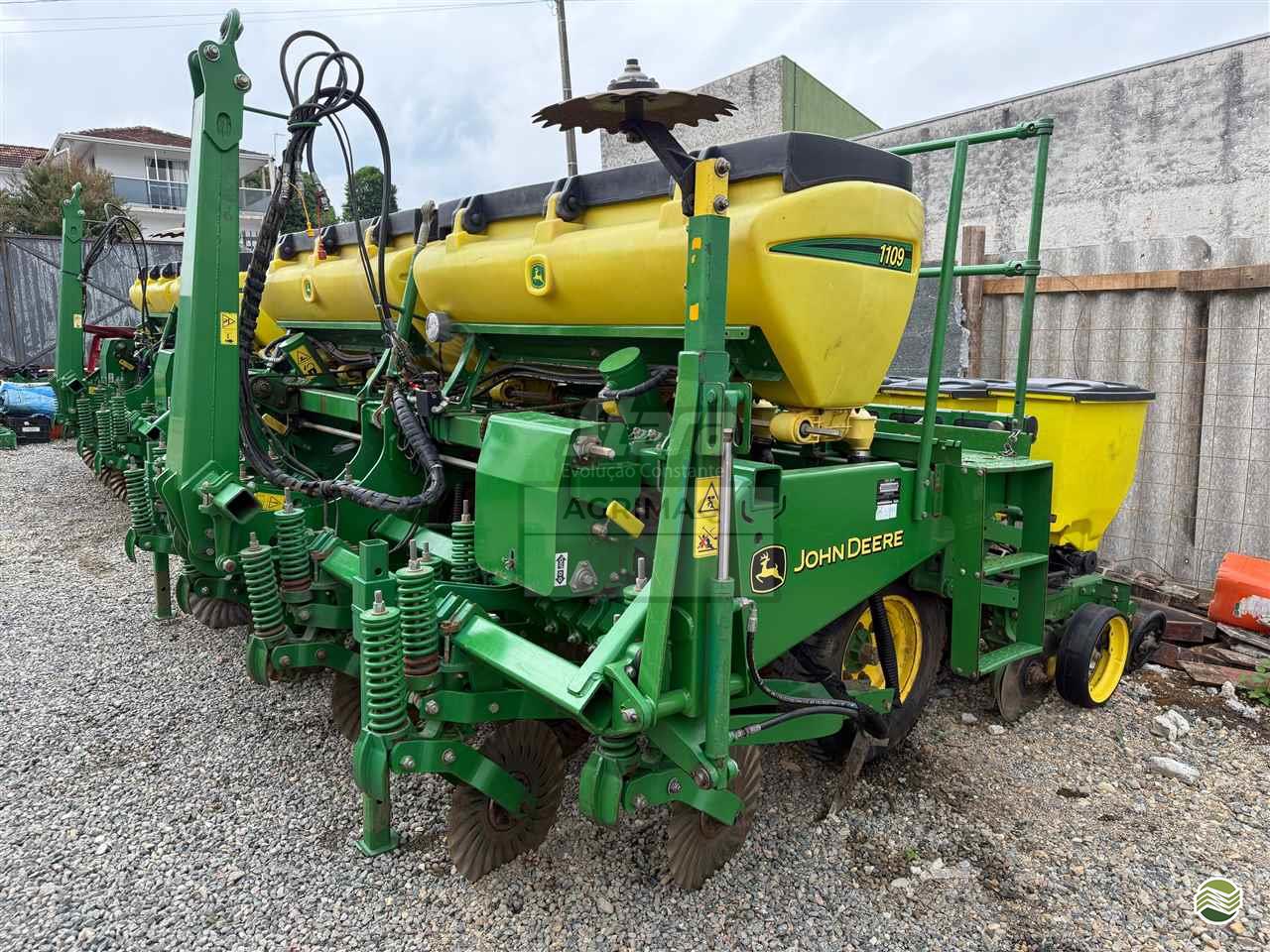 PLANTADEIRA JOHN DEERE PLANTADEIRAS 1109 Agrimaq Máquinas Agrícolas - Stara ARAUCARIA PARANÁ PR